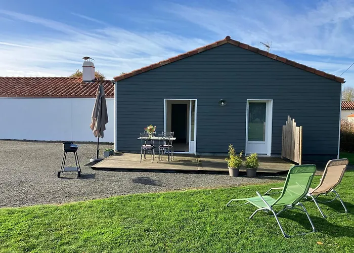 Дом отдыха Au Calme Avec Jardin Et Parking Pratique - Fr-1-306-1335 *